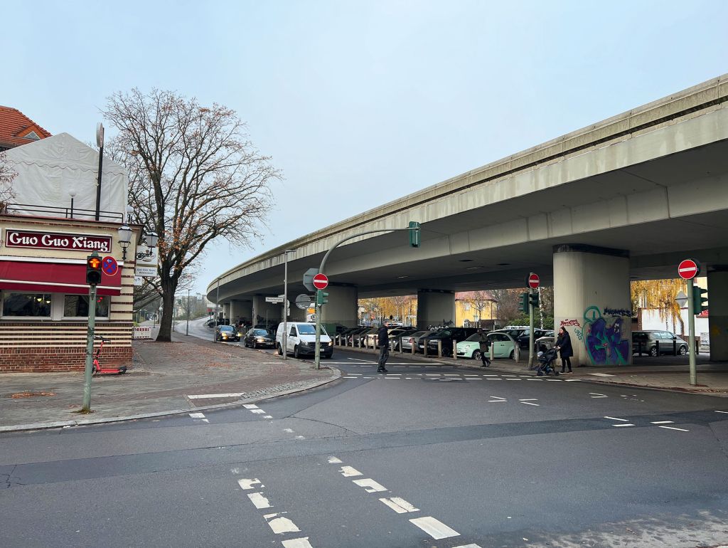 A104 am Breitenbachplatz