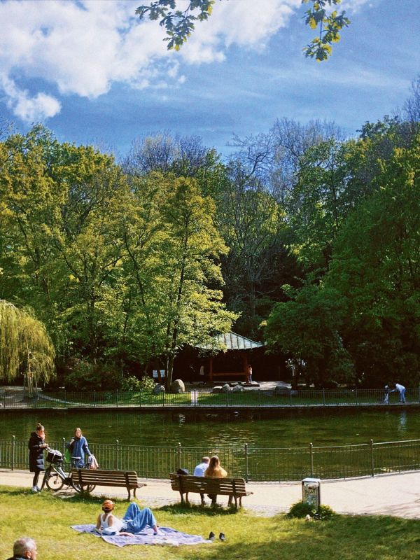 Der große Teich im Volkspark Friedrichshain