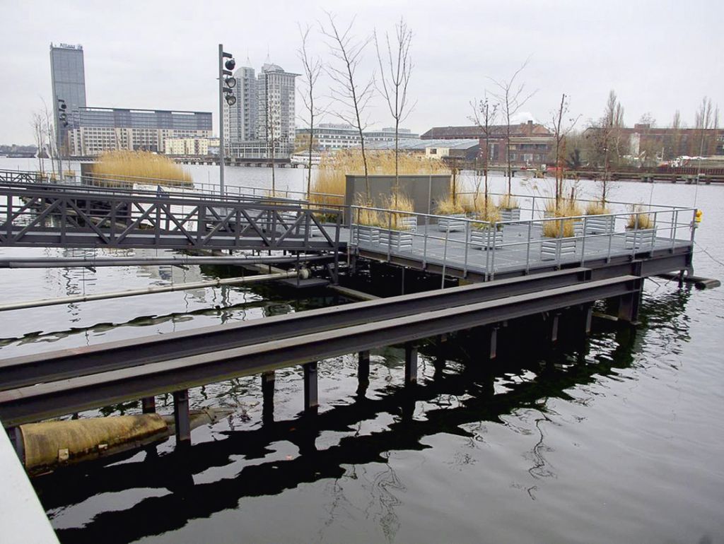 Blick auf das Wasseranlage für sauberes Wasser